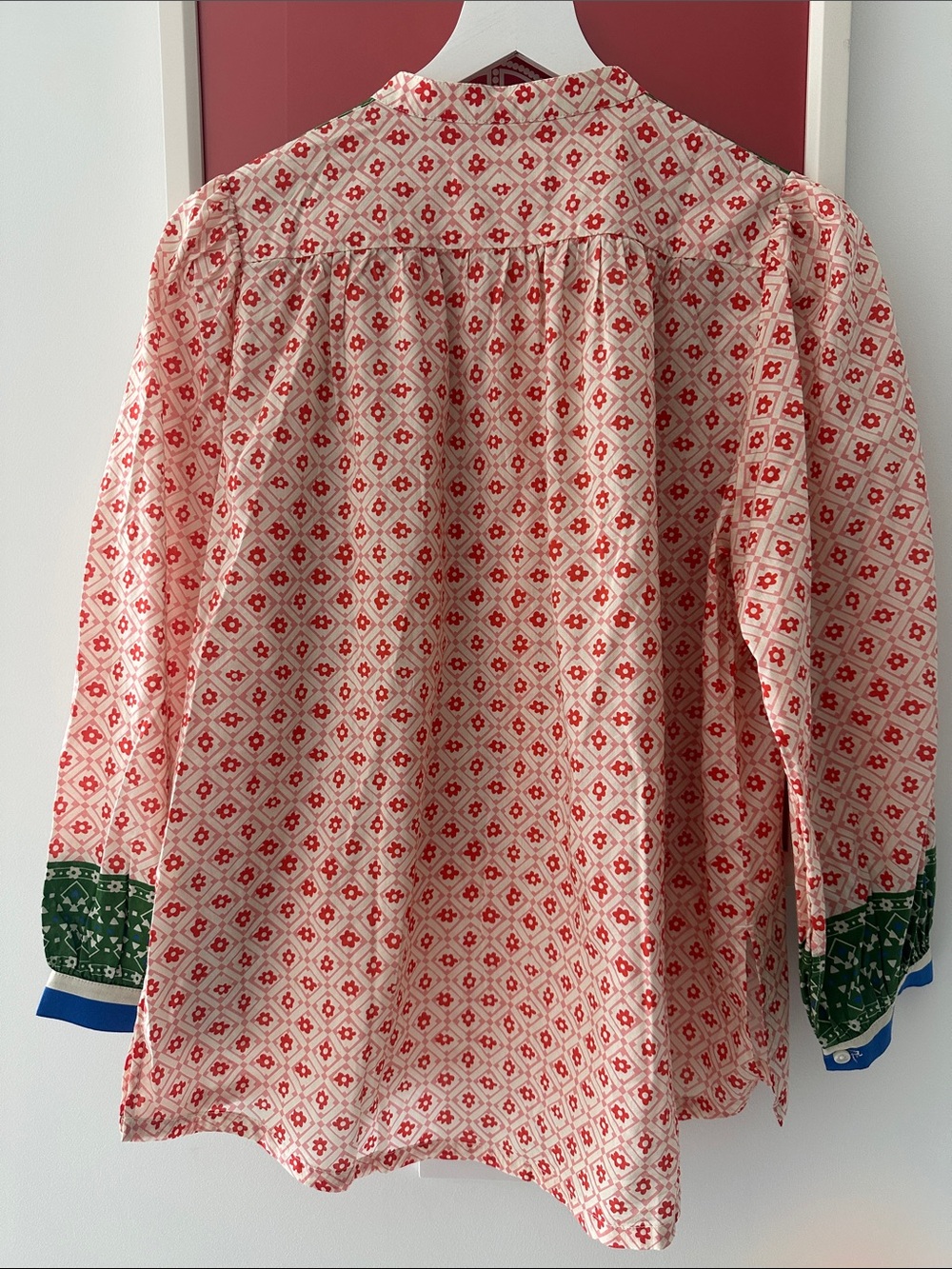 Trovata blouse in as new condition - Medium - Picture 3 of 4
